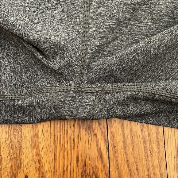 Lululemon Tied To It Crop 21" Heathered Black / Dark Carbon size 4 preppy - Picture 5 of 8
